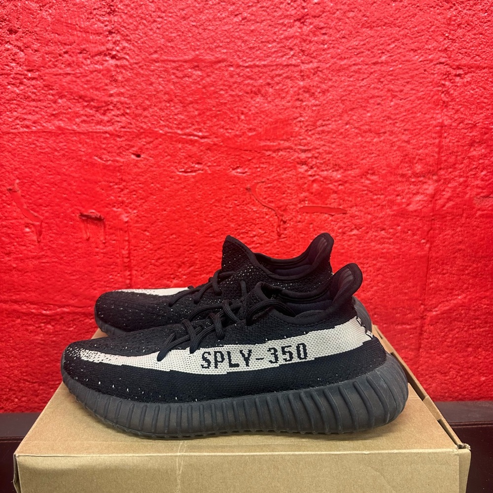 2016 Yeezy Boost 350 V2 ‘Oreo’ Size 8.5